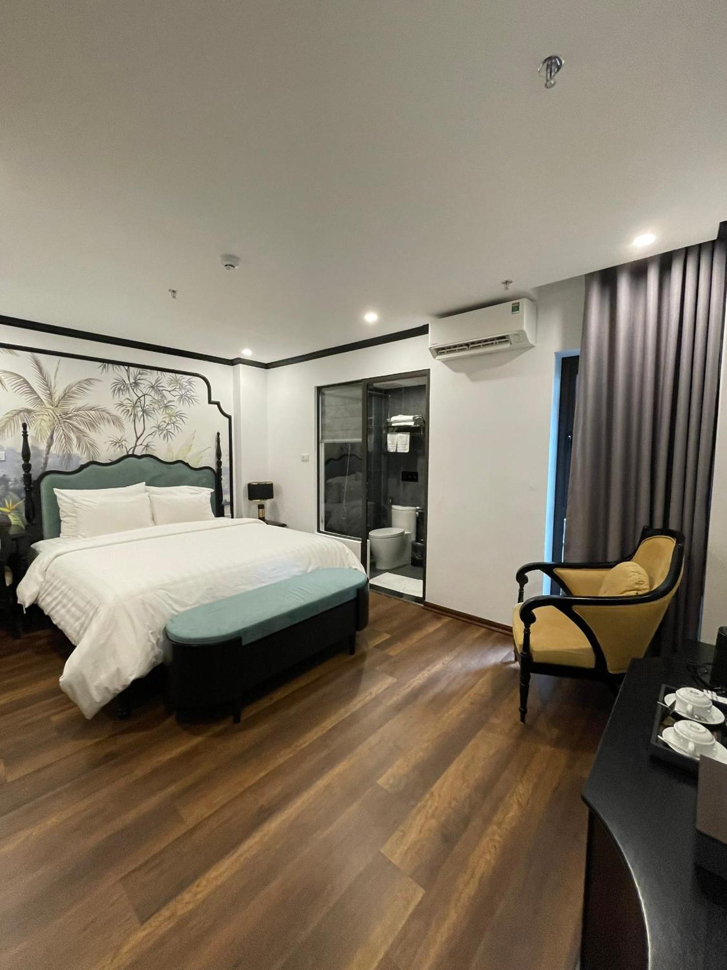 Aquarius Premium Hotel Hanoi Exterior photo