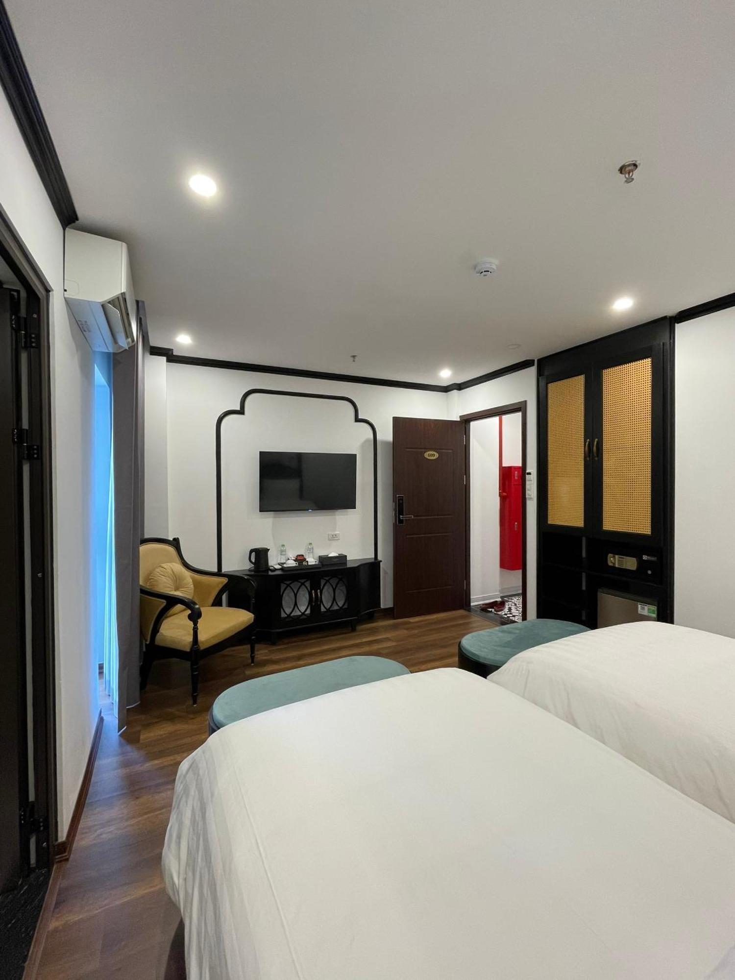Aquarius Premium Hotel Hanoi Exterior photo